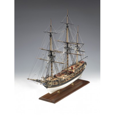 Amati modelo H.M.S. Fly visto de perfil 2
