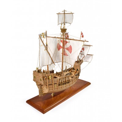 Modelo Amati Santa Maria con vista frontal de tres cuartos 2