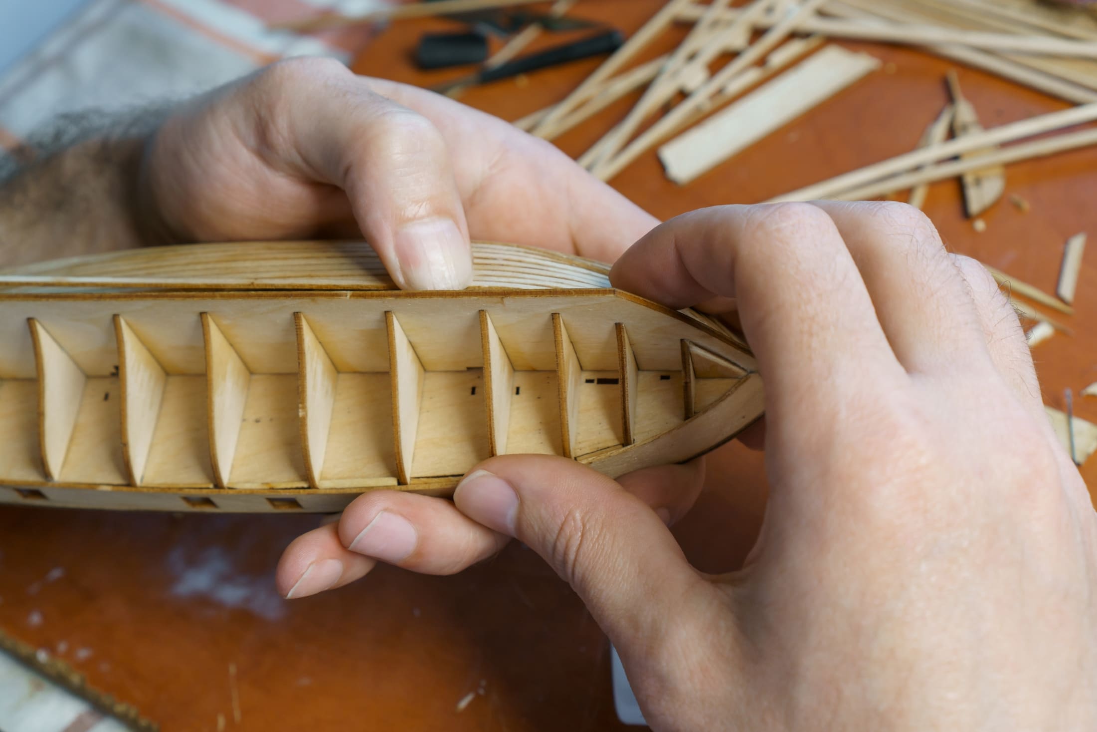 Building the internal structure of a wooden ship model hull